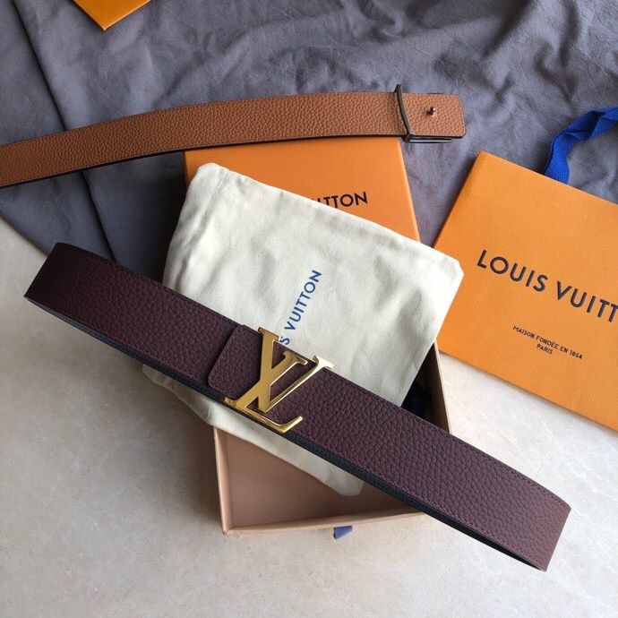 Louis Vuitton Reversible belt with hanging buckle