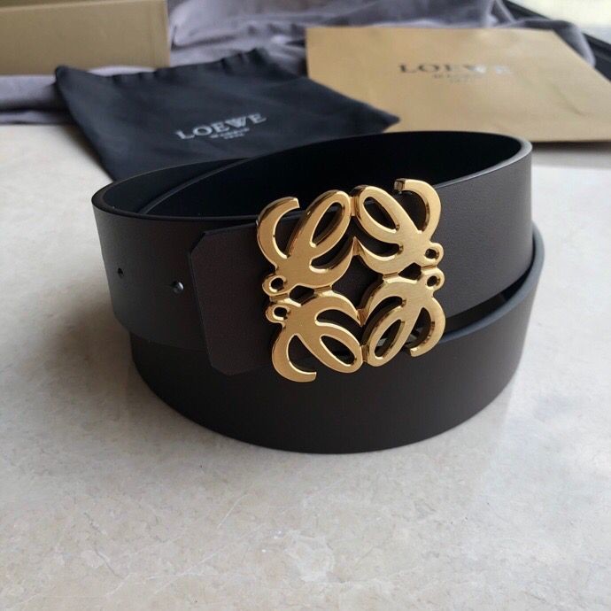 Loewe The letter L forms a classic logo leather belt with a metal buckle