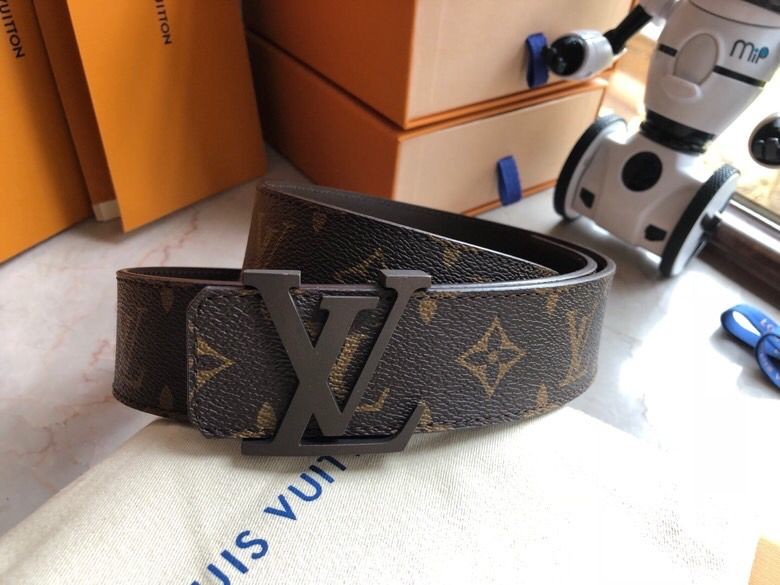 Louis Vuitton High quality men s belt belt