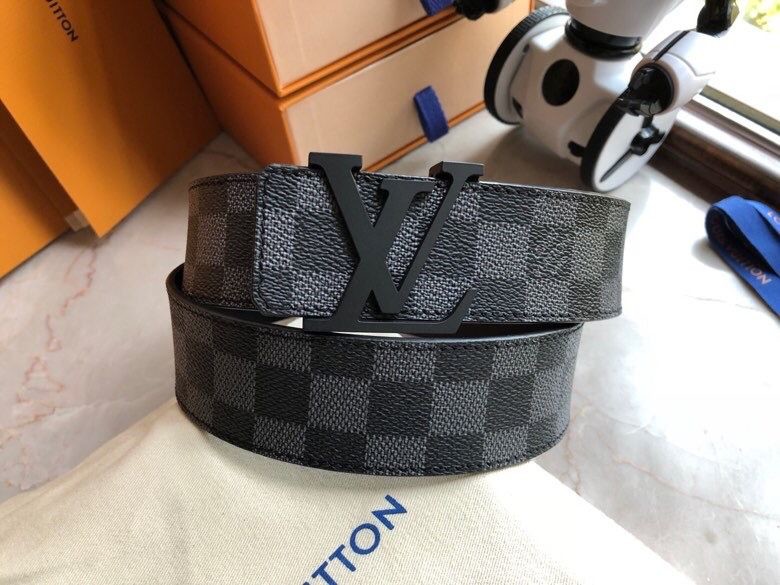 Louis Vuitton High quality men s belt belt