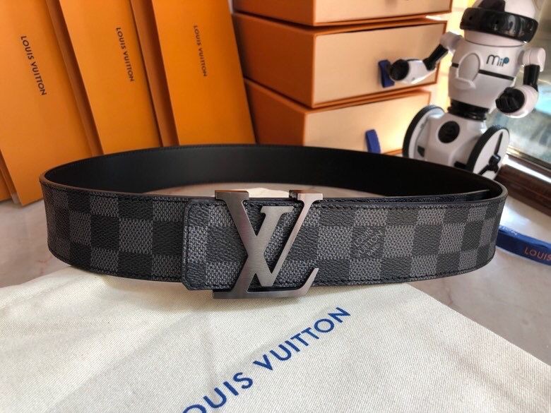 Louis Vuitton High quality men s belt belt