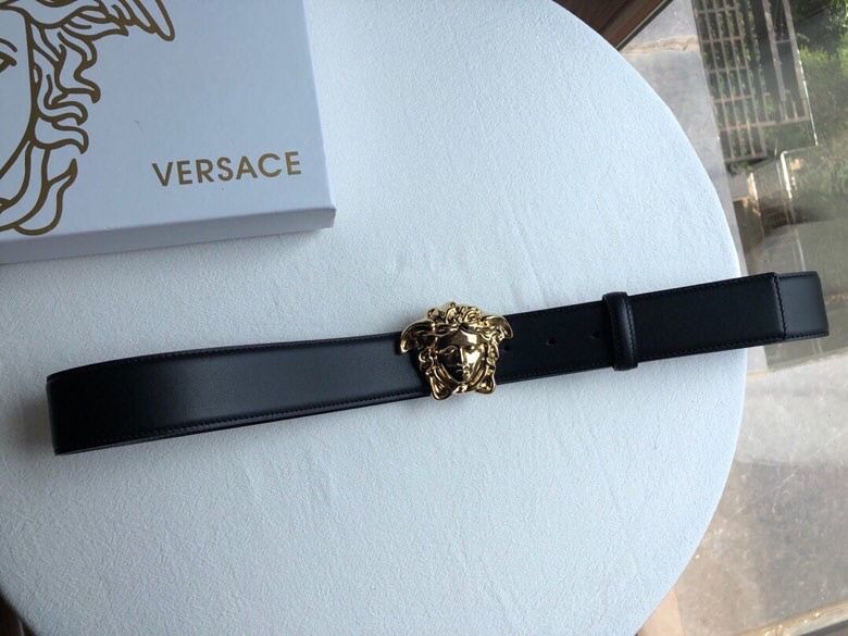 Versace Men s black flat cowhide gold Medusa head belt with metal buckle 3.8cm