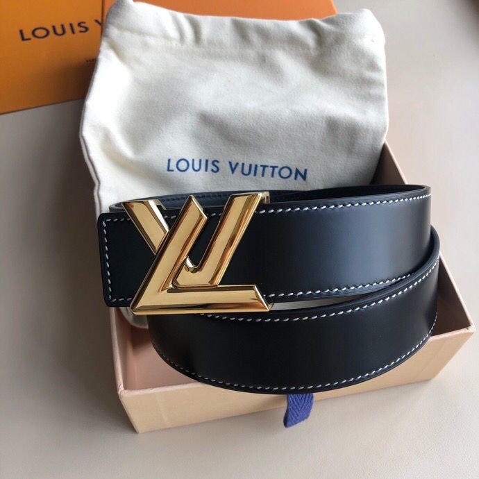 Louis Vuitton 3.8cm cowhide belt with letter metal buckle