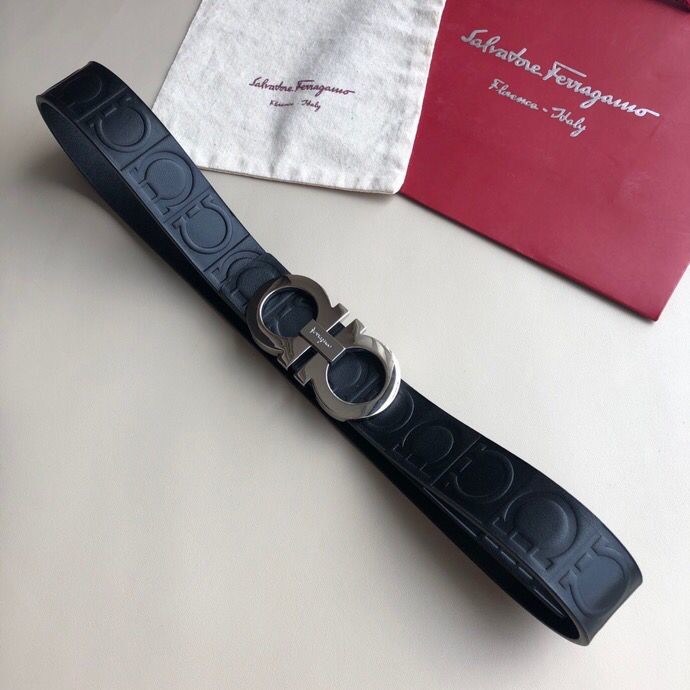Ferragamo Men s classic leather embossed exquisite hanging buckle belt