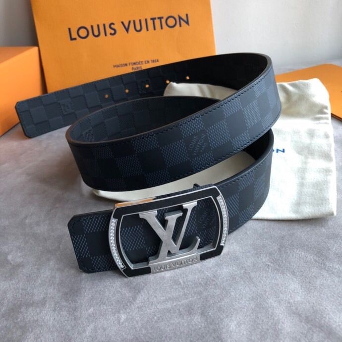 Louis Vuitton 40mm Reversible belt with stainless steel letter square resin buckle