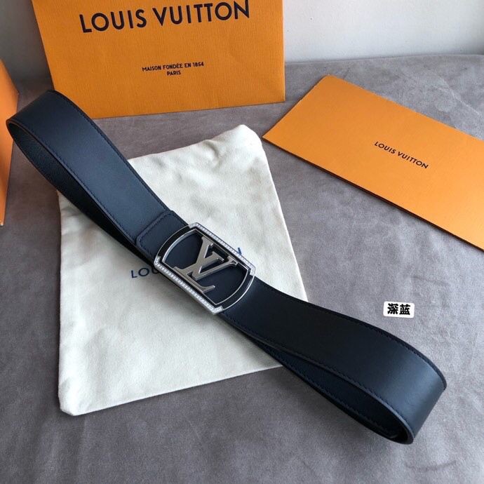 Louis Vuitton 40mm Reversible belt with stainless steel letter square resin buckle