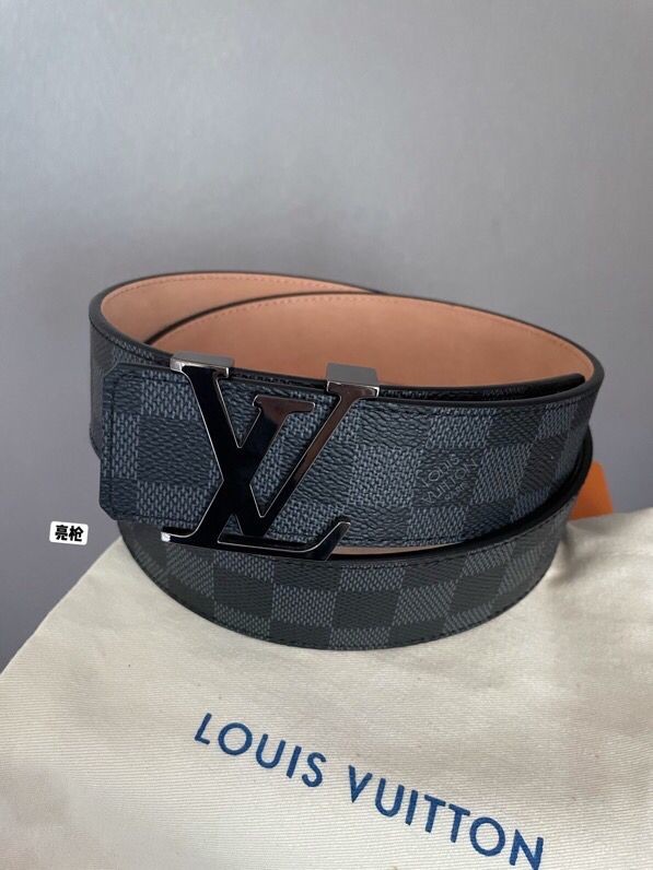 Louis Vuitton Classic Damier/Monogram belt with iconic letters and metal buckle