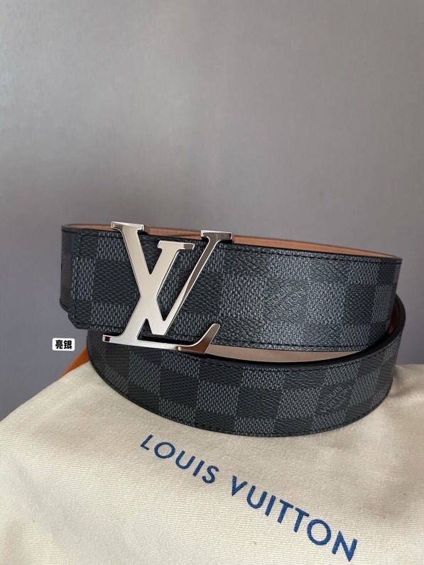 Louis Vuitton Classic Damier/Monogram belt with iconic letters and metal buckle