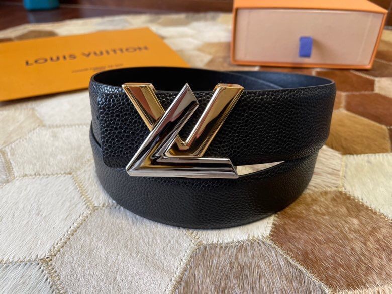 Louis Vuitton Men s Letter Metal Hardware Cowhide Pearl Pattern Belt 3.8cm