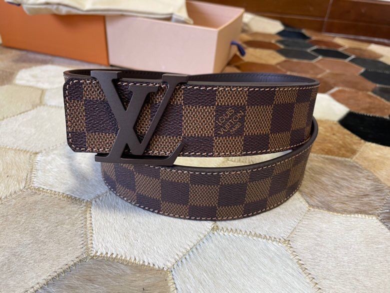 Louis Vuitton Classic Monogram/Damier series 2021 New Year men s belt