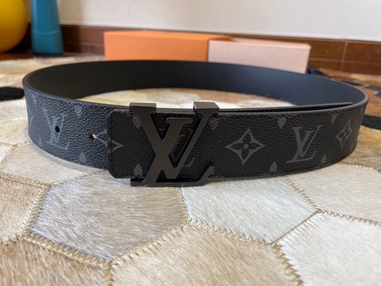 Louis Vuitton Classic Monogram/Damier series 2021 New Year men s belt