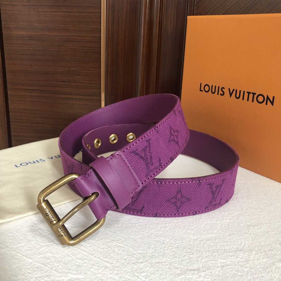 Louis Vuitton Signature belt