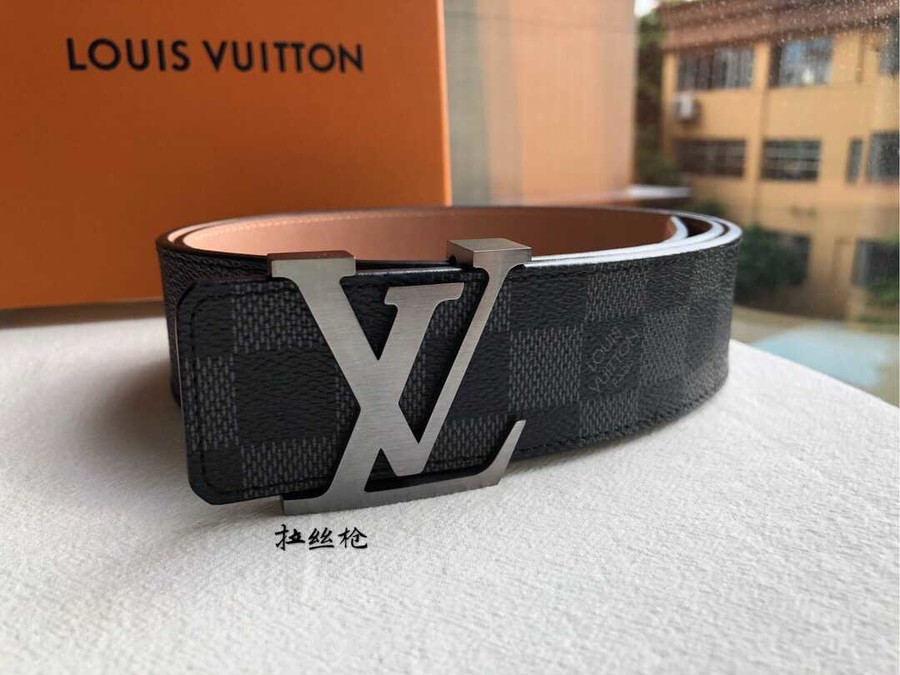 Louis Vuitton Classic Damier/Monogram belt with iconic letters and metal buckle