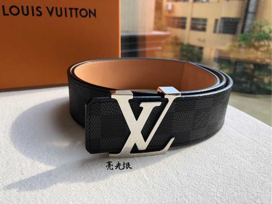 Louis Vuitton Classic Damier/Monogram belt with iconic letters and metal buckle