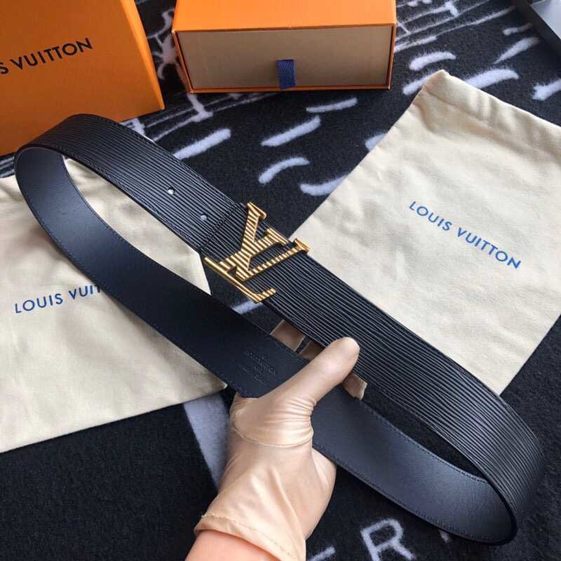 Louis Vuitton Initiales. 40mm black water ripple belt code: M9229