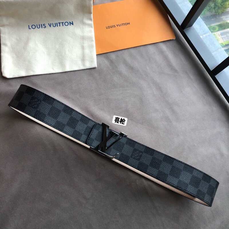 Louis Vuitton Quality classic logo buckle belt