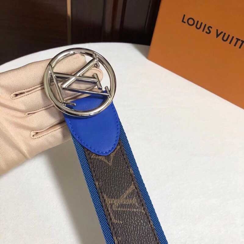 Louis Vuitton Men s belt cool M0130