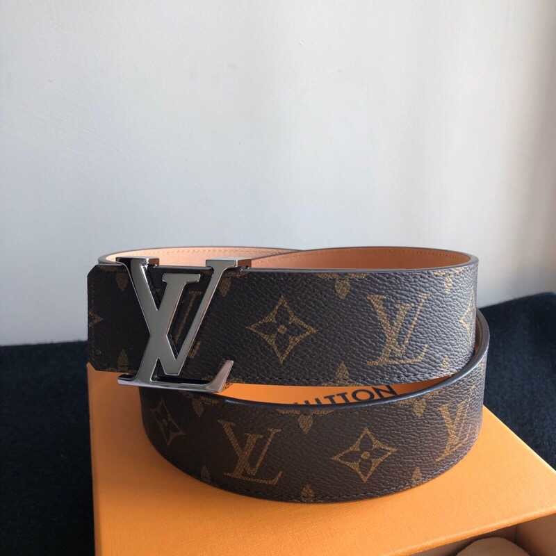 Louis Vuitton Classic Damier/Monogram belt with iconic letters and metal buckle