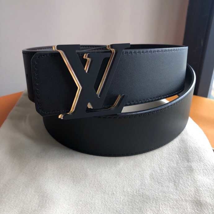 Louis Vuitton Matte trim cowhide Reversible belt 40mm