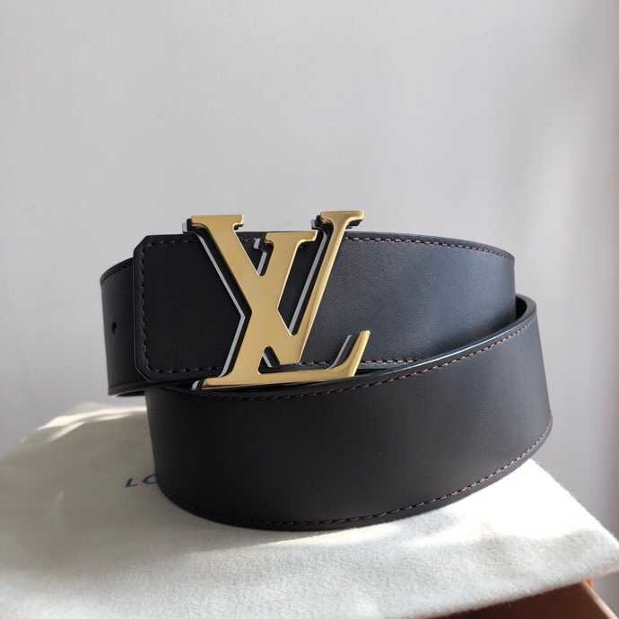 Louis Vuitton Matte trim cowhide Reversible belt 40mm