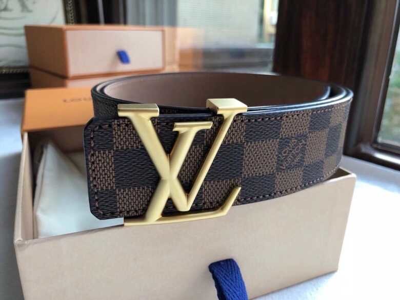 Louis Vuitton Fine pearl mud metal buckle 40mm belt