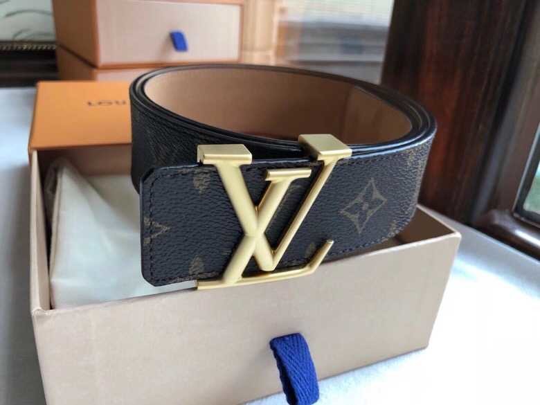 Louis Vuitton Fine pearl mud metal buckle 40mm belt