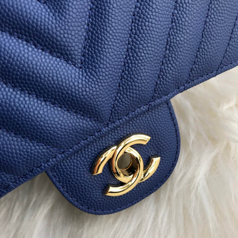 Chanel Chevron Caviar Leathe 17cm Classic Flap Bag 1115