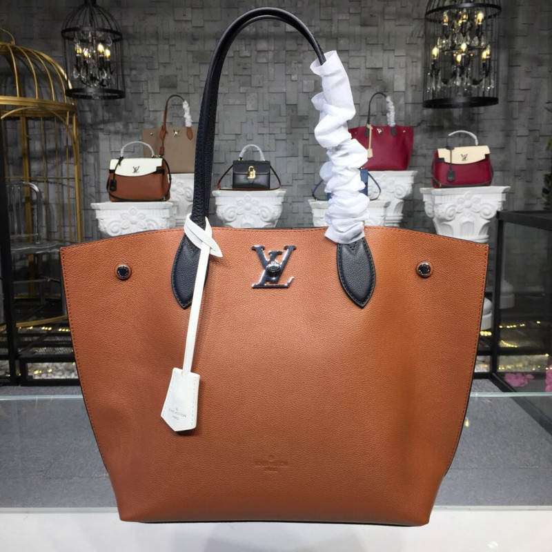 Louis Vuitton Lockme Cabas Go M55028