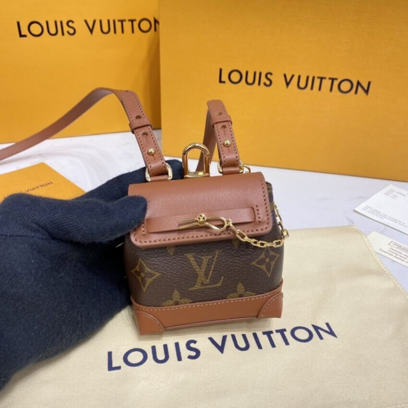 Louis Vuitton Monogram Mini Steamer Pouch M00340