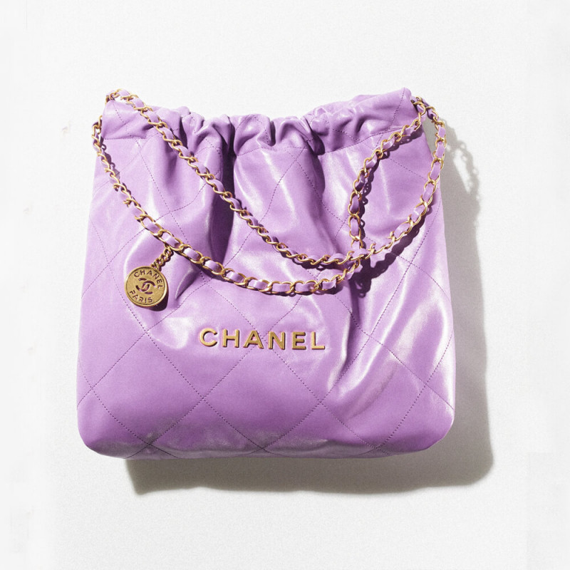 Chanel 22 Handbag Shiny Calfskin AS3261