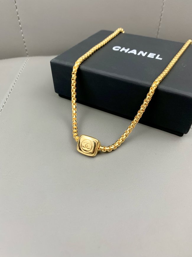 Chanel Necklace CSJ30001740