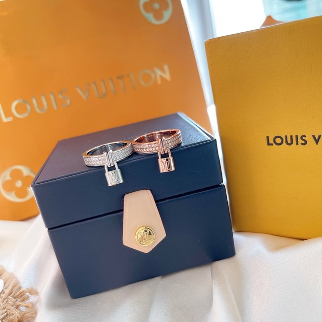 Louis Vuitton ring CSJ50002843