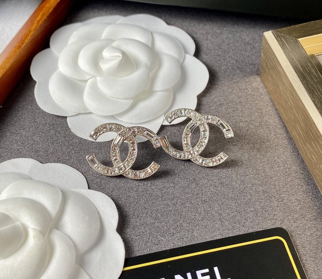 Chanel Earring CSJ25145512