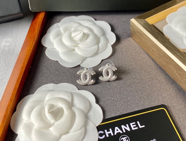 Chanel Earring CSJ15143525