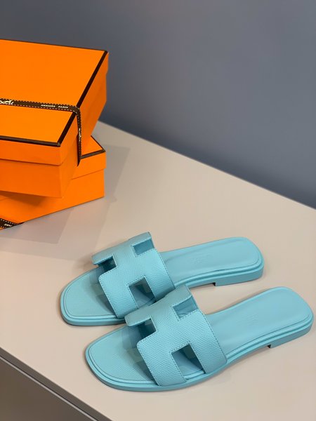 Hermes Classic H slippers