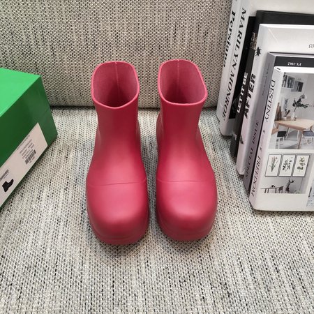 Bottega Veneta Environmental protection soft rubber boots