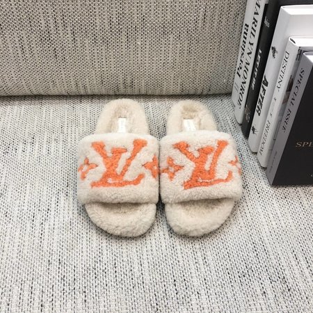 Louis Vuitton Wool slippers density non-slip thick outsole