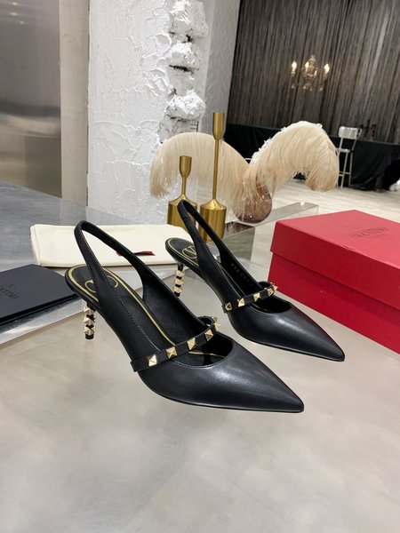 Valentino New rivet series