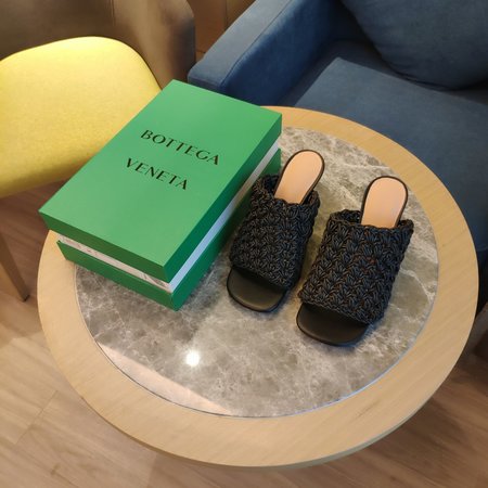 Bottega Veneta BV-Board hand-woven slippers