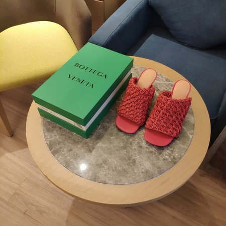 Bottega Veneta BV-Board hand-woven slippers