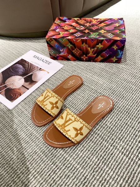 Louis Vuitton Flat sandals