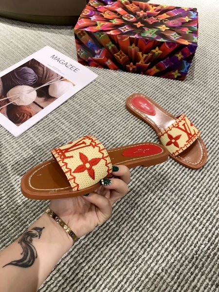 Louis Vuitton Flat sandals