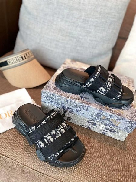 Dior embroidered platform slides