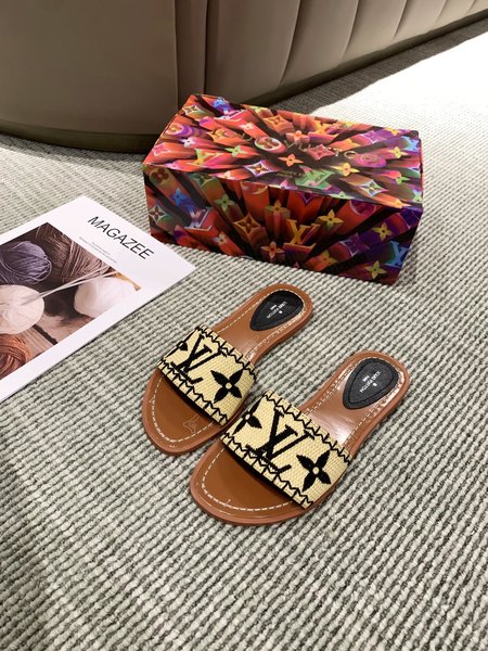 Louis Vuitton Flat sandals