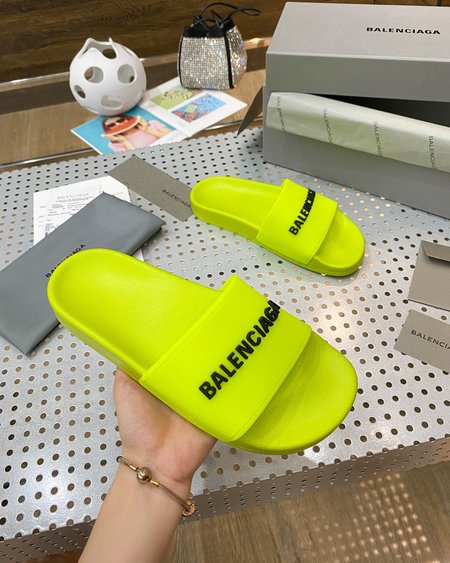 Balenciaga flip flop sandals