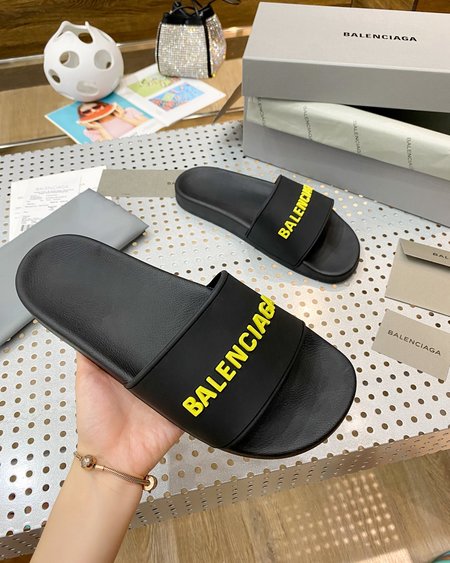 Balenciaga flip flop sandals