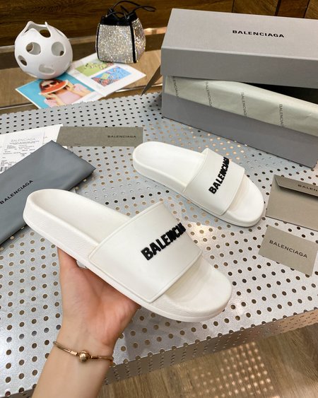 Balenciaga flip flop sandals