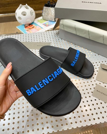 Balenciaga flip flop sandals