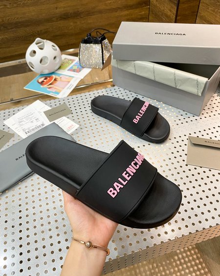 Balenciaga flip flop sandals