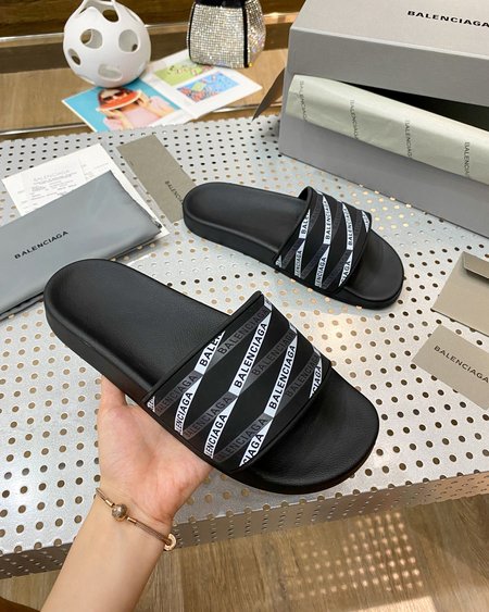 Balenciaga flip flop sandals